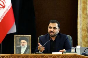 وزیر ارتباطات به شایعات مربوط به دست ندادن رییس دفتر پزشکیان واکنش نشان داد + فیلم