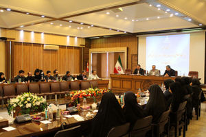 نظام بودجه ریزی در کشور ما یک سیستم سنتی دارد/ در اقتصاد سالم قیمت ارز و حامل های انرژی آزاد است