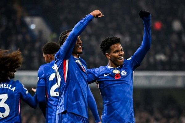 هدایت موقت چلسی در اتحاد به مک‌فارلین رسید