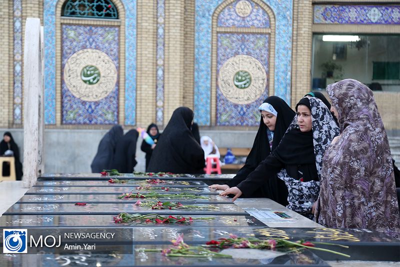 وظیفه مراکز افق کمک مادی به محرومان اطراف امامزادگان است