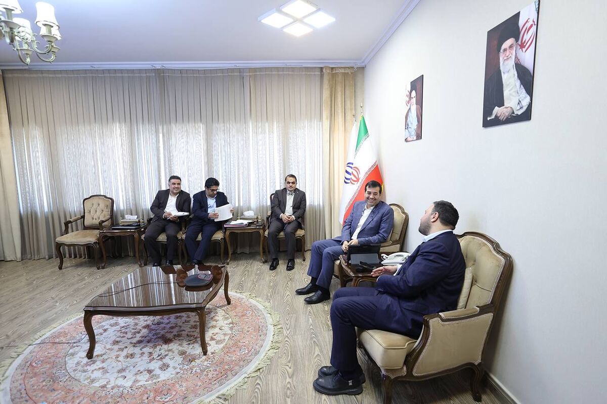 دنیال مالی