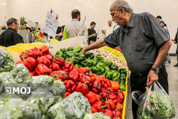 میادین میوه و تره بار شهر تهران باز است
