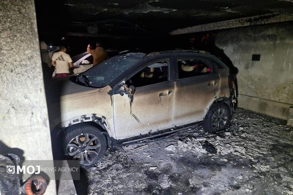 آتش‌سوزی پارکینگ یک ساختمان مسکونی در بزرگراه خرازی/۵۰ نفر نجات یافتند