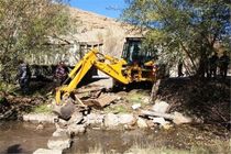 رفع تصرف 2000 متر مربع جزیره مهربان  در بستر رودخانه زاینده رود