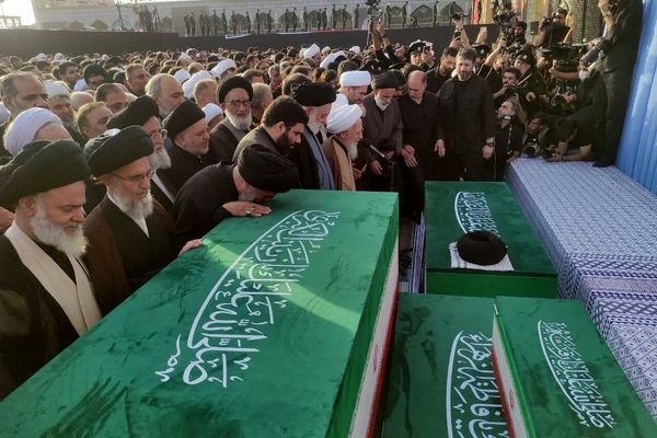 مراسم وداع و تشییع پیکر مطهر رهبر شهید انقلاب در مسجد جمکران برگزار شد
