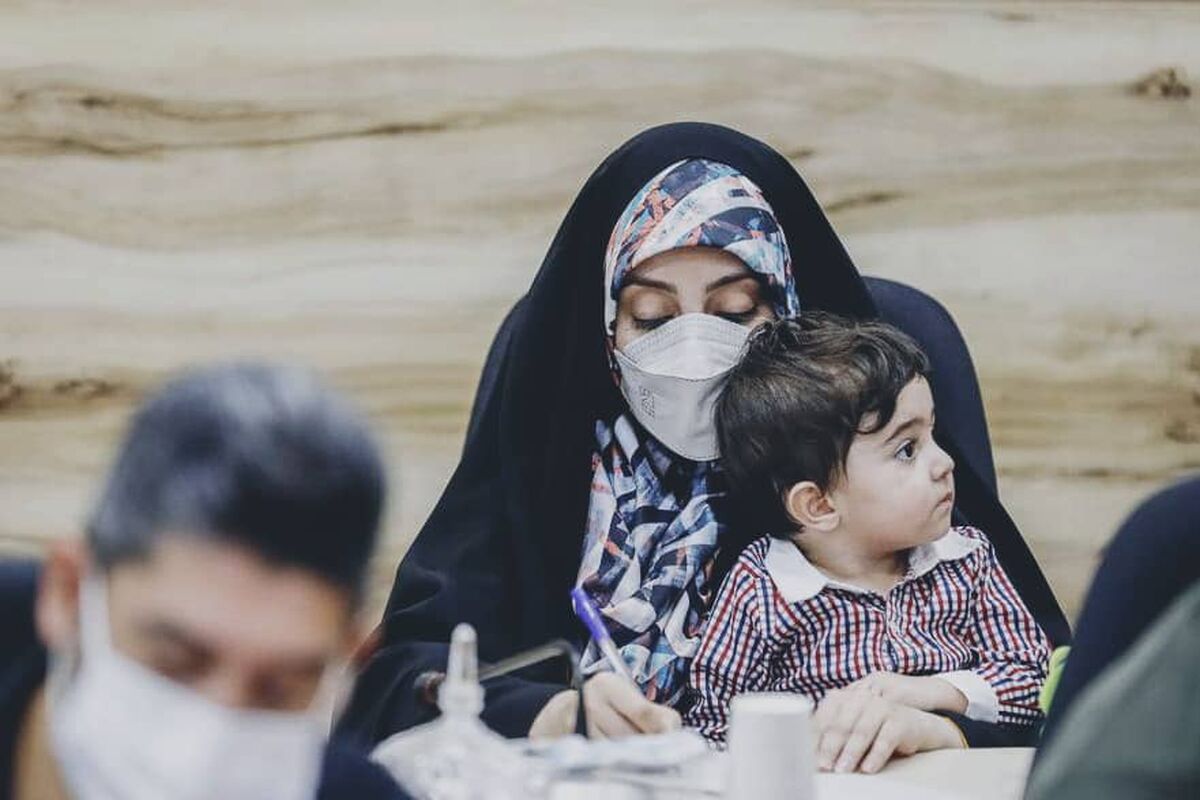 واکنش کاربران توییتر به حضور خبرنگار فارس به همراه فرزندش