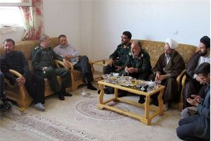 فرمانده سپاه استان قم با خانواده شهدای بخش سلفچگان دیدار کرد