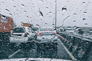 تعداد ۲۴ ایستگاه سنجش ثابت و پرتابل باران در مشهد فعال است