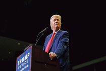 لوفیگارو: ترامپ تصورش بر پیروزی است