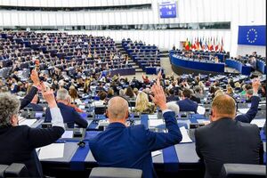 تصویب تعلیق توافق تجاری با آمریکا توسط پارلمان اروپا 