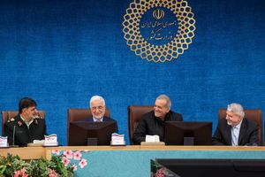 مجوزهای مورد نیاز سرمایه‌گذاران باید به موقع صادر شود