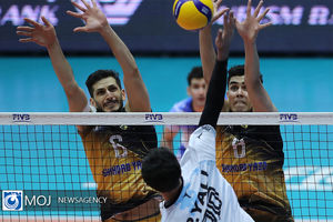 اشتباهات داوری در مراحل حساس بازی منجر به تغییر روند در نتیجه شهرآورد یزد شد