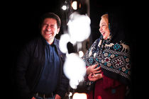 صحرا فتحی نمایش شب را روی صحنه می برد