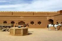 باید در ورودی میبد راهنماهای گردشگری فعال تر عمل کنند