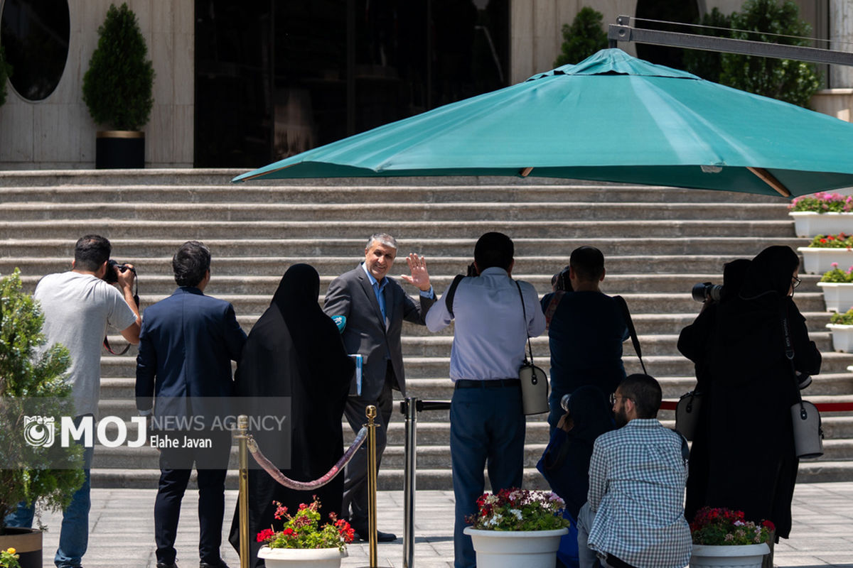 در حاشیه جلسه حیاط دولت