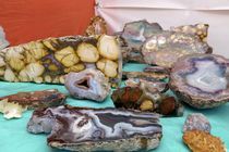  گوهرسنگ‌های میلیاردی! کیلویی ۵۰۰ هزار تومان/ابهام از برداشت تا صادرات عقیق‌های خراسان جنوبی 