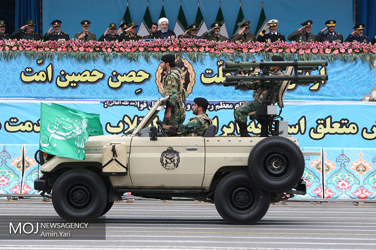 رژه روز ارتش با حضور رییس جمهوری