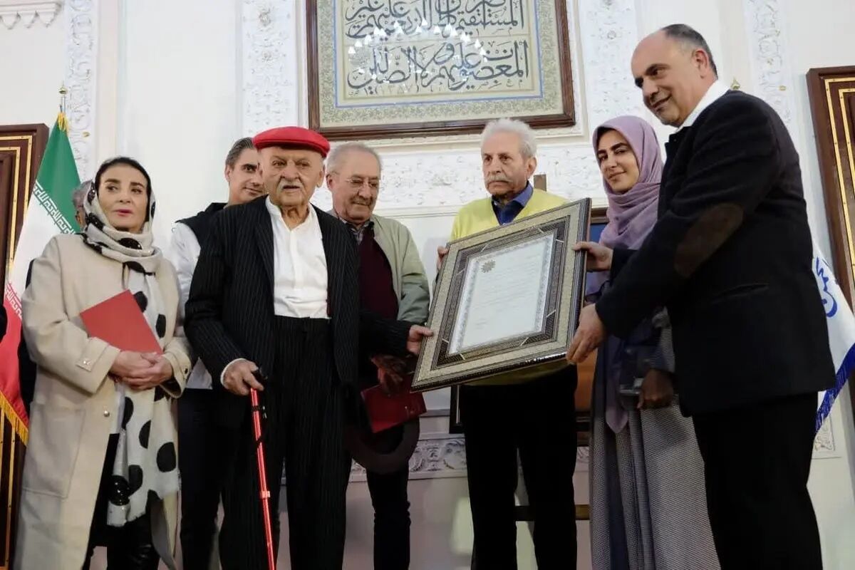 استاد علی اکبر صادقی