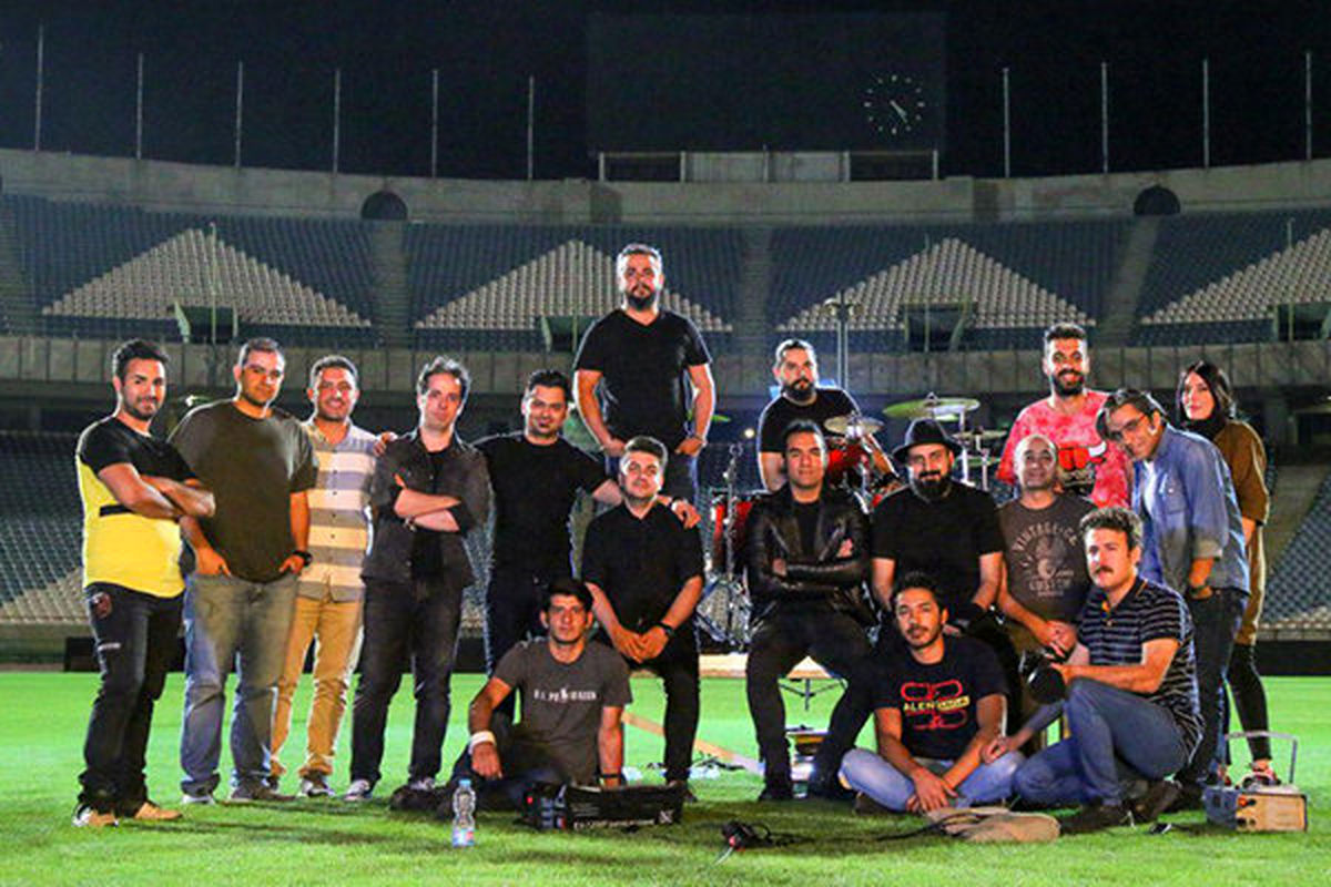 آبی به رنگ آسمان