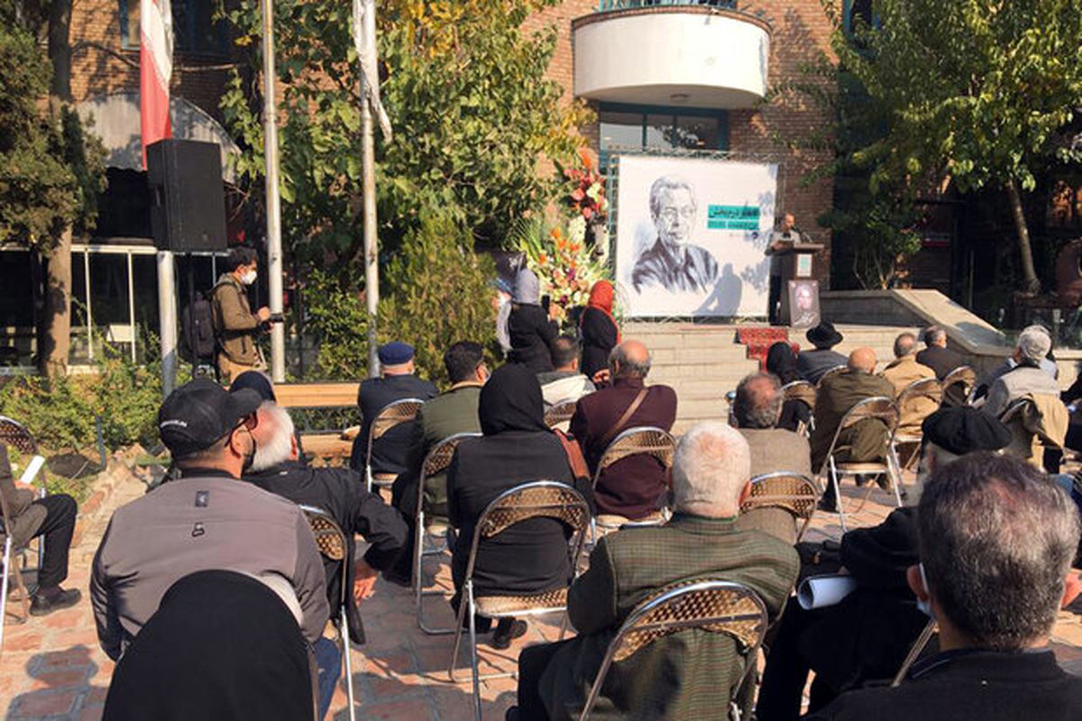 کامبیز درم بخش