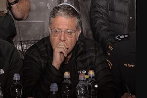 پخش اذان در مساجد را متوقف می شود