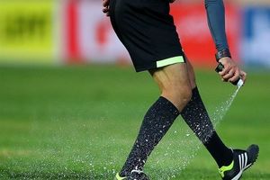 ماجرای داور ایرانی که از مادر بازیکن کتک خورد! + فیلم