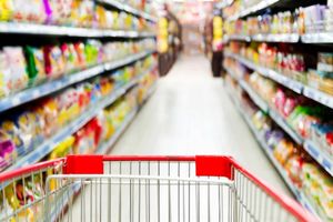 استفاده مطلوب از توان فروشگاه‌های بزرگ در تأمین کالاهای اساسی مورد توجه قرار گیرد