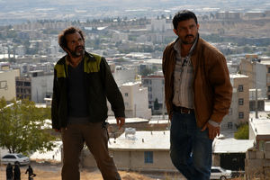 رضا میرکریمی ساخت قصر شیرین را به نیمه رساند