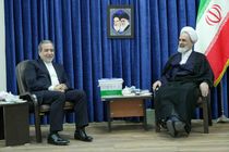 وزیر امور خارجه با آیت الله اعرافی دیدار کرد
