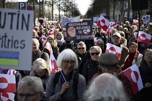 مردم دانمارک علیه آمریکا شعار دادند