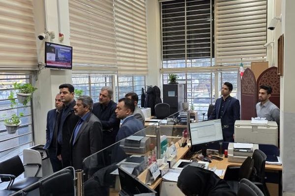تأکید مدیرعامل مؤسسه صندوق ذخیره فرهنگیان بر تداوم خدمت‌رسانی به مشتریان در بازدید از شعب منتخب بانک سرمایه
