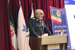 تحقق آیات الهی را در صحنه امروز انقلاب به چشم می‌بینیم