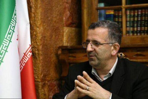 عراقچی درگذشت رئیس دفتر نمایندگی وزارت امور خارجه در استان همدان را تسلیت گفت