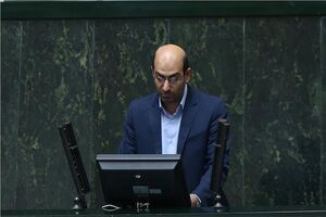 باید اعداد و ارقام واقعی را در بودجه بنویسیم